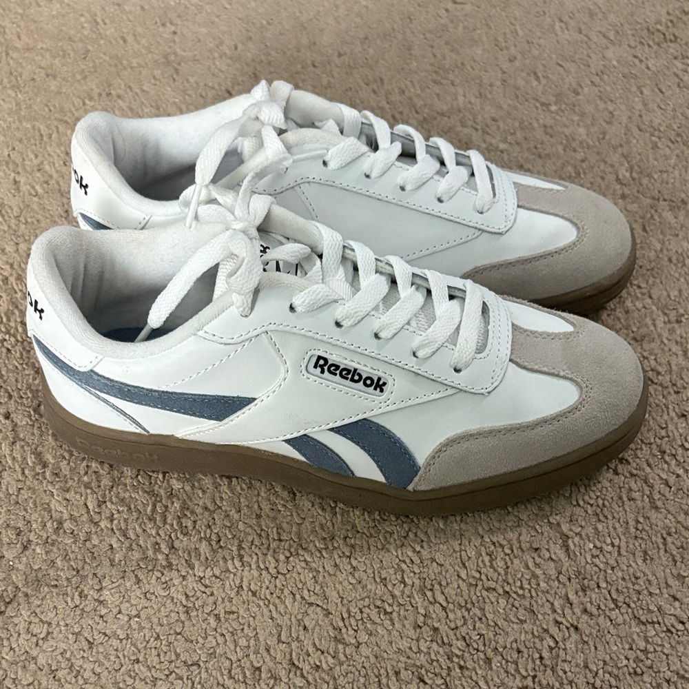 Reebok Women’s White and Gray Sneakers with Brown Sole and blue logo stripe